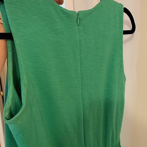 Cute green dress - Picture 3 of 3